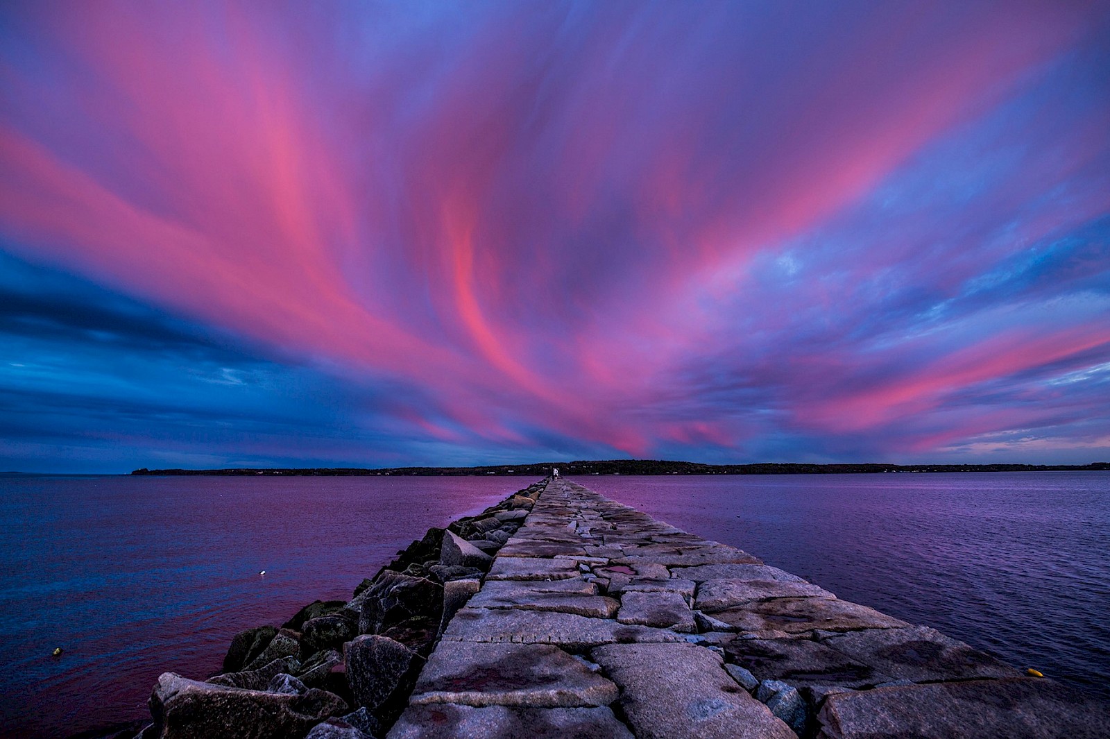 rockland breakwater at night